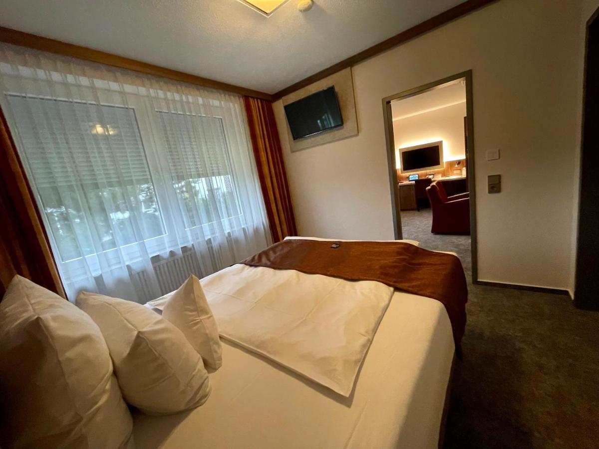 Hotel Merkur Landstuhl Extérieur photo