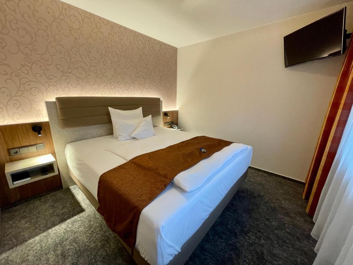 Hotel Merkur Landstuhl Extérieur photo
