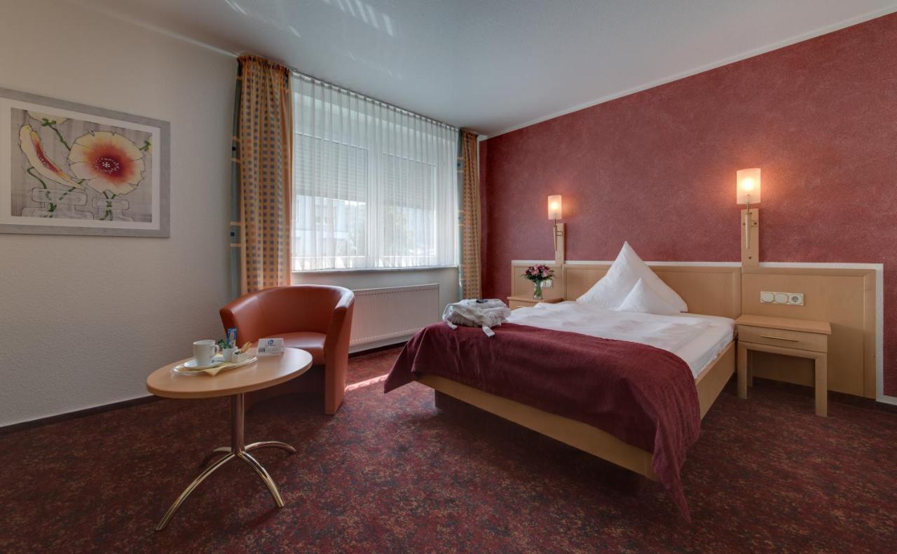 Hotel Merkur Landstuhl Extérieur photo